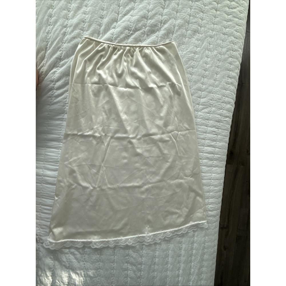 Vintage Warners Perfect Measure Slip 55300 Ivory Small 26" Length EUC
